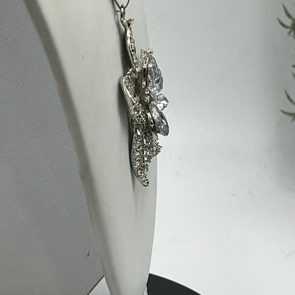Betsey Johnson necklace 32”